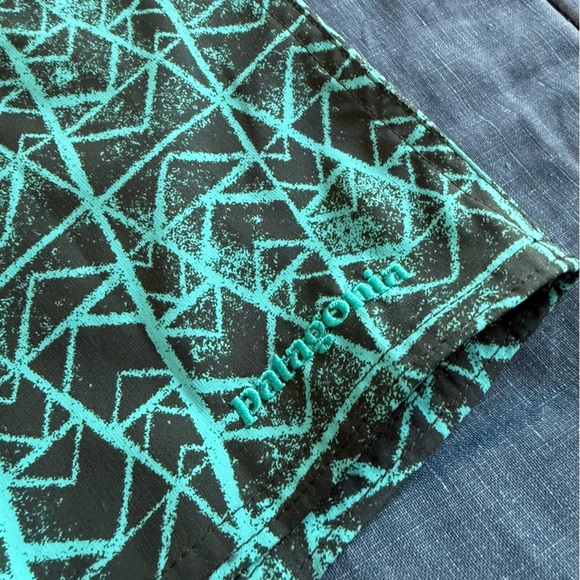 Patagonia Printed Stretch Planing 20" Boardshorts Size 31 - Picture 3 of 9